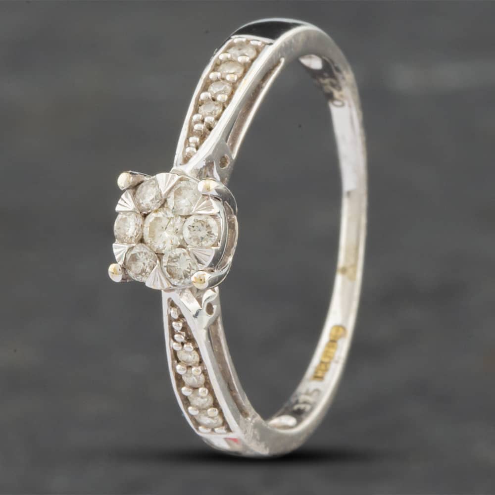 Product photograph of Pre-owned 9ct White Gold 0 25ct Diamond Cluster Ring 41481101 from The Jewel Hut