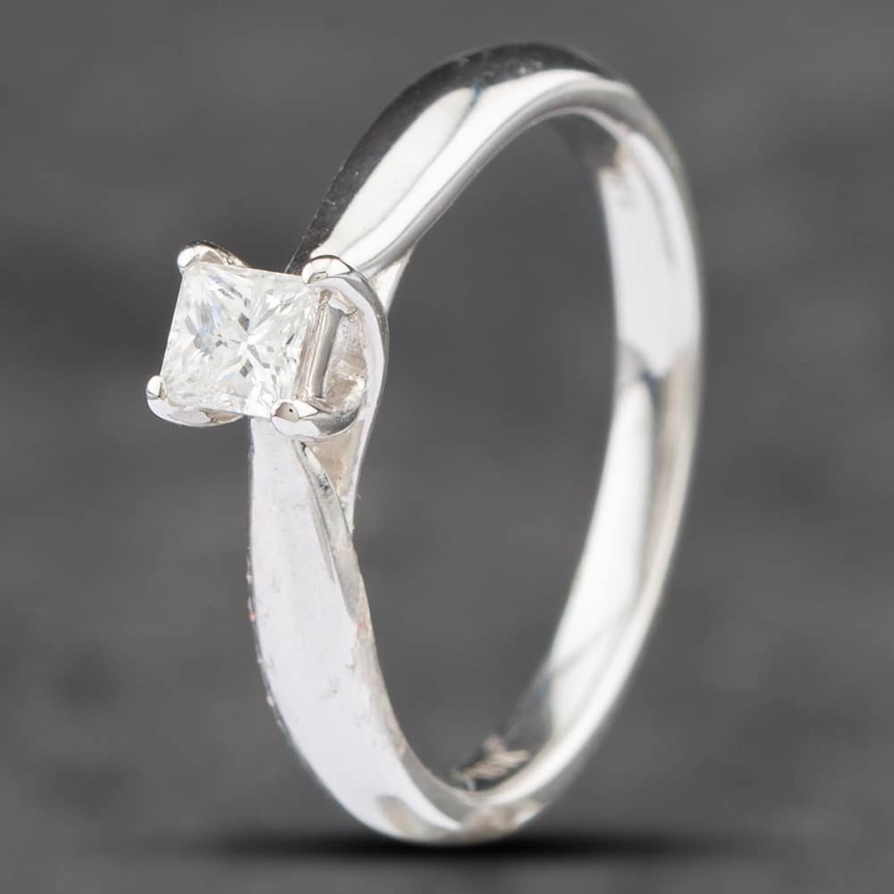 Product photograph of Pre-owned 18ct White Gold 0 20ct Princess Cut Diamond Solitaire Ring 41481372 from The Jewel Hut