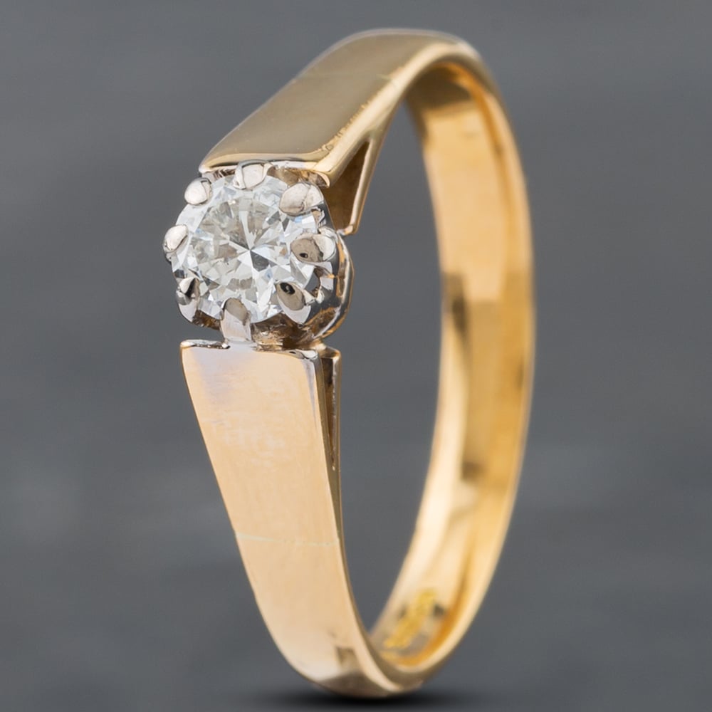Product photograph of Pre-owned 18ct Yellow Gold Brilliant Cut Diamond Solitaire Ring 41481528 from The Jewel Hut