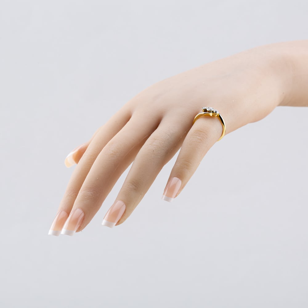 Pre-Owned Vintage Yellow Gold 0.25ct Diamond Twist Three Stone Ring 41481894
