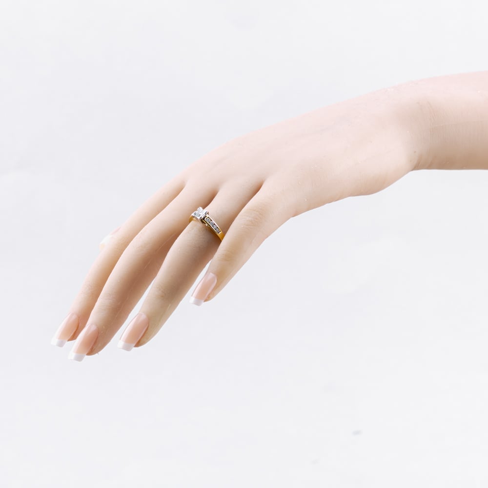 Pre-Owned 18ct Yellow Gold 0.50ct Diamond With Diamond Set Shoulders Four Stone Ring 41482130