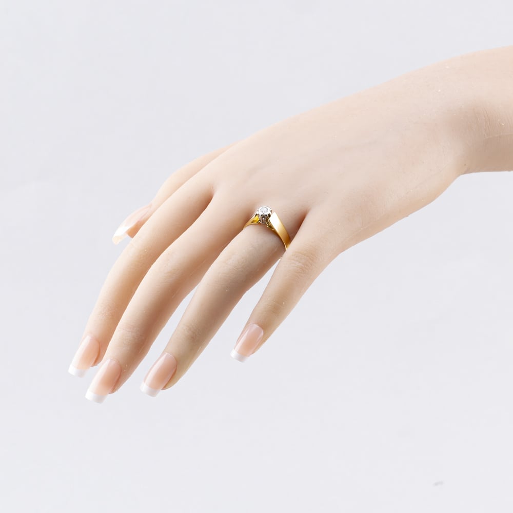 Pre-Owned Vintage 18ct Yellow Gold 0.10ct Brilliant Cut Diamond Plain Shoulders Solitaire Ring 41482268