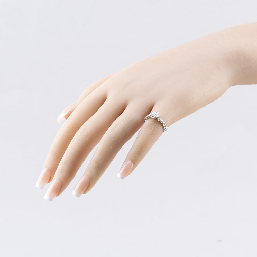 Pre-Owned Platinum Certificated 1.00ct Brilliant Cut Diamond Shoulder Set Solitaire Ring 41482273