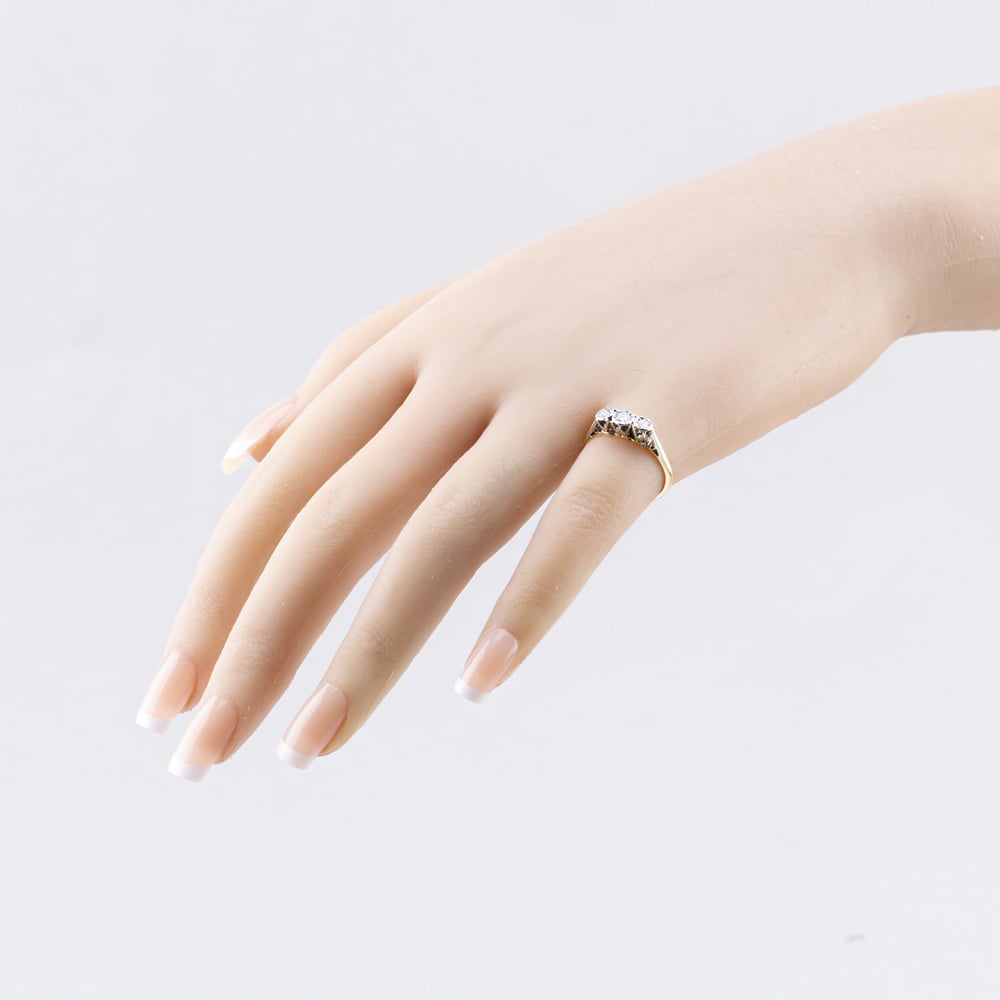 Pre-Owned Vintage Yellow Gold 0.25ct Brilliant Cut Diamond Three Stone Ring 41482276