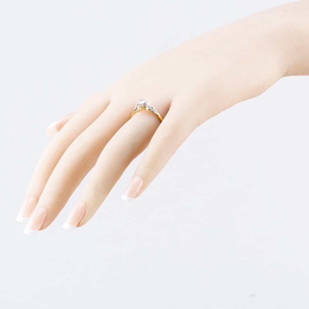 Pre-Owned Vintage Yellow Gold 0.25ct Brilliant Cut Diamond Diamond Set Shoulders Solitaire Ring 41482469