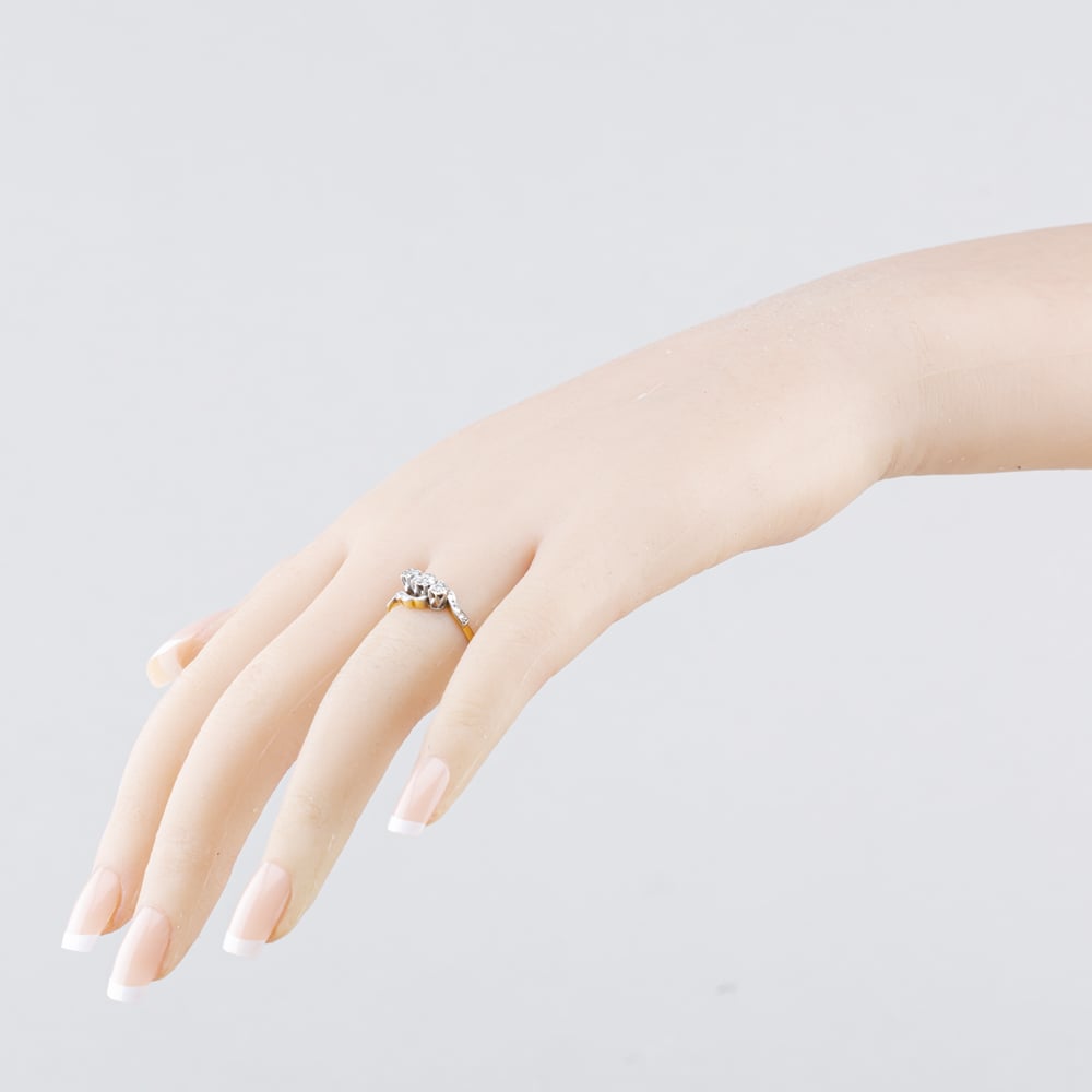 Pre-Owned 18ct Yellow Gold Diamond Twist Three Stone Ring 41482925