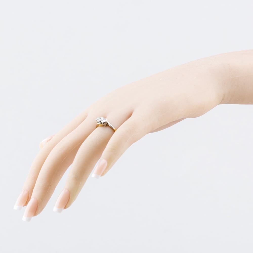 Pre-Owned Vintage Yellow Gold 0.30ct Brilliant Cut Diamond Cross Over Three Stone Ring 41482955
