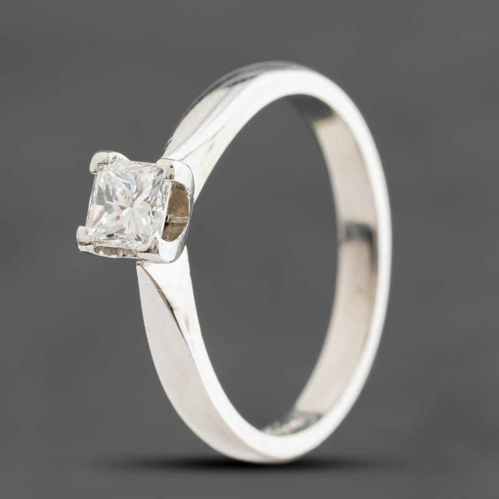 Pre-Owned Platinum 0.39ct Princess Cut Diamond Solitaire Ring 41482969
