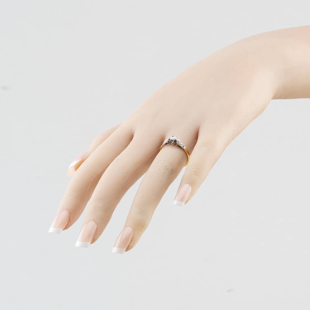 Pre-Owned Vintage Yellow Gold 0.20ct Brilliant Cut Diamond Shoulder Set Solitaire Ring 41482987