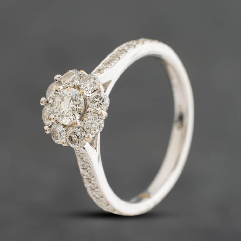 Pre-Owned 18ct White Gold 1.01ct Brilliant Cut Diamond Cluster Ring 41483072