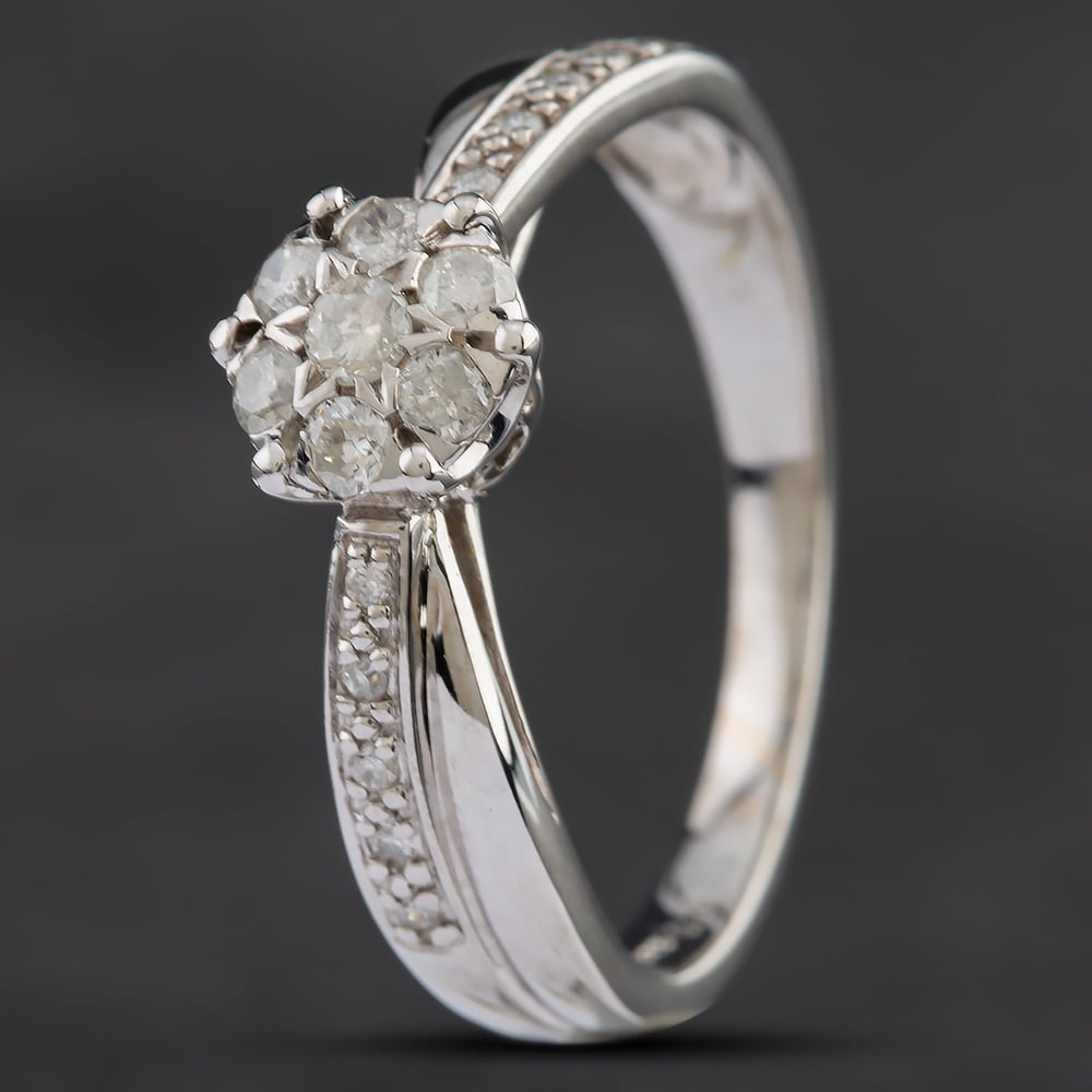Product photograph of Pre-owned 9ct White Gold 0 25ct Brilliant Cut Diamond Cluster Ring 4158968 from The Jewel Hut