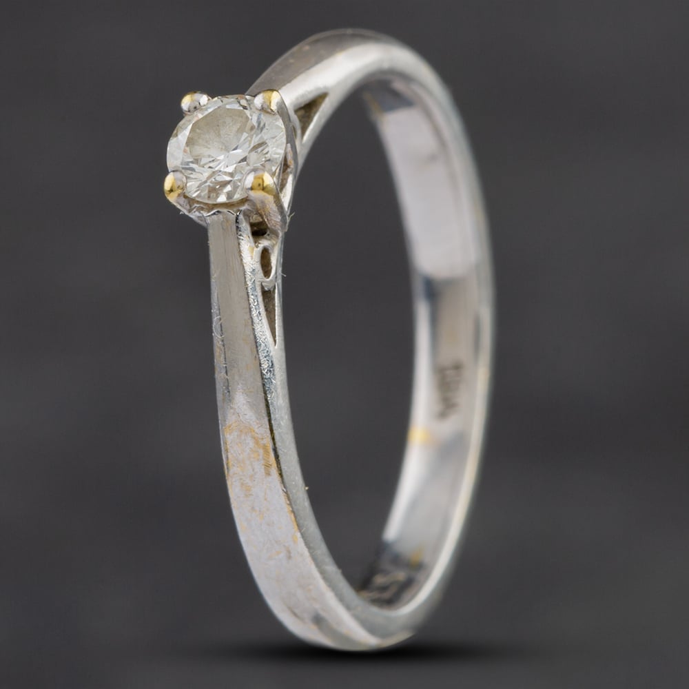 Product photograph of Pre-owned 18ct White Gold 0 15ct Brilliant Cut Diamond Solitaire Ring 4158987 from The Jewel Hut