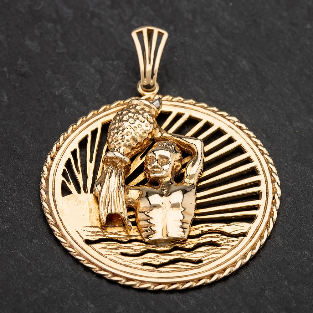 Product photograph of Pre-owned Water Pourer Pendant 4166754 from The Jewel Hut