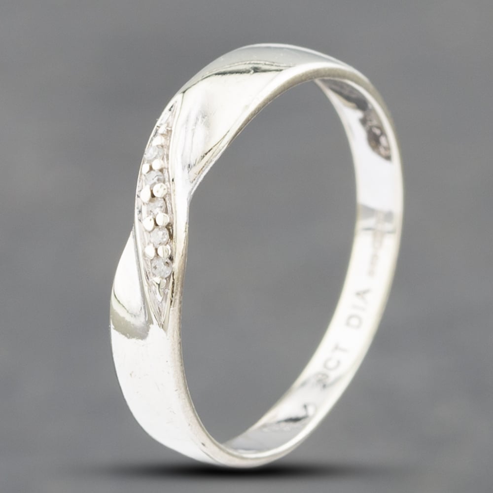 Product photograph of Pre-owned 9ct White Gold Diamond Crossover Five Stone Ring 41671450 from The Jewel Hut