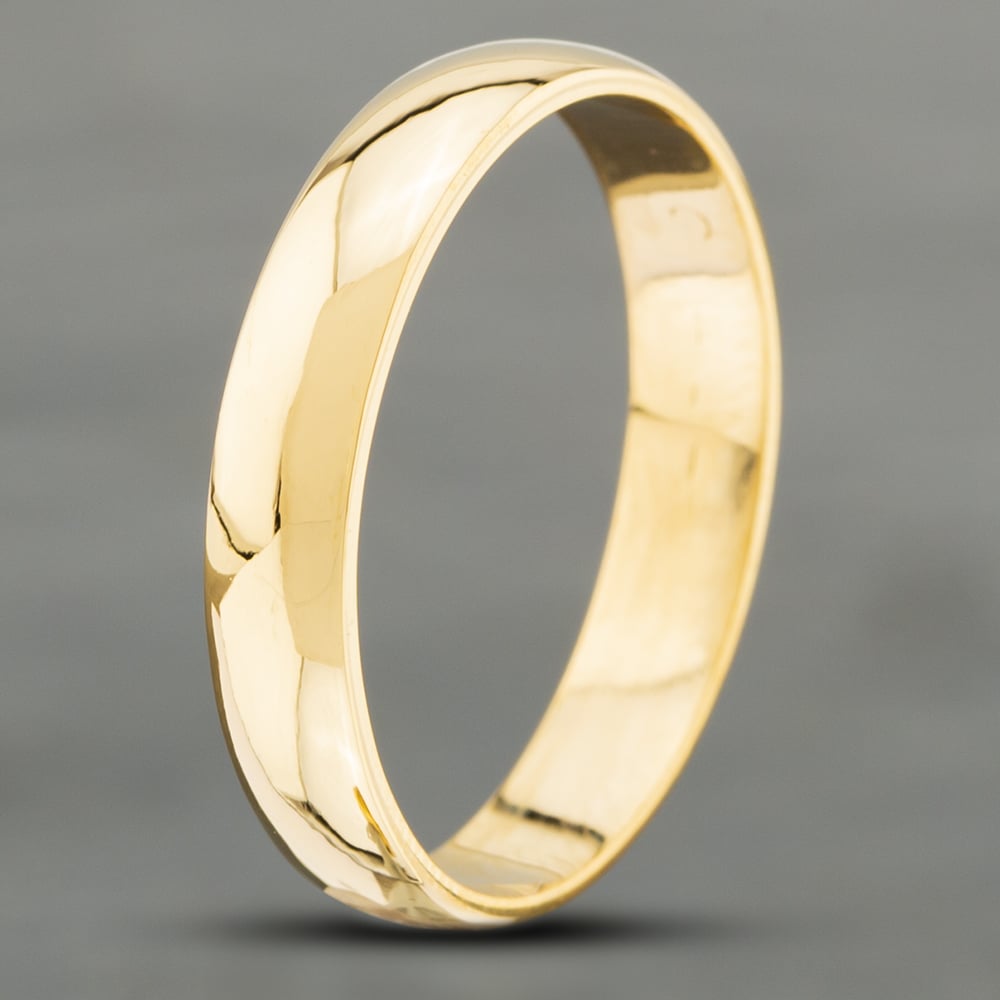 Product photograph of Pre-owned 22ct Yellow Gold 4mm Plain Wedding Ring 41871275 from The Jewel Hut
