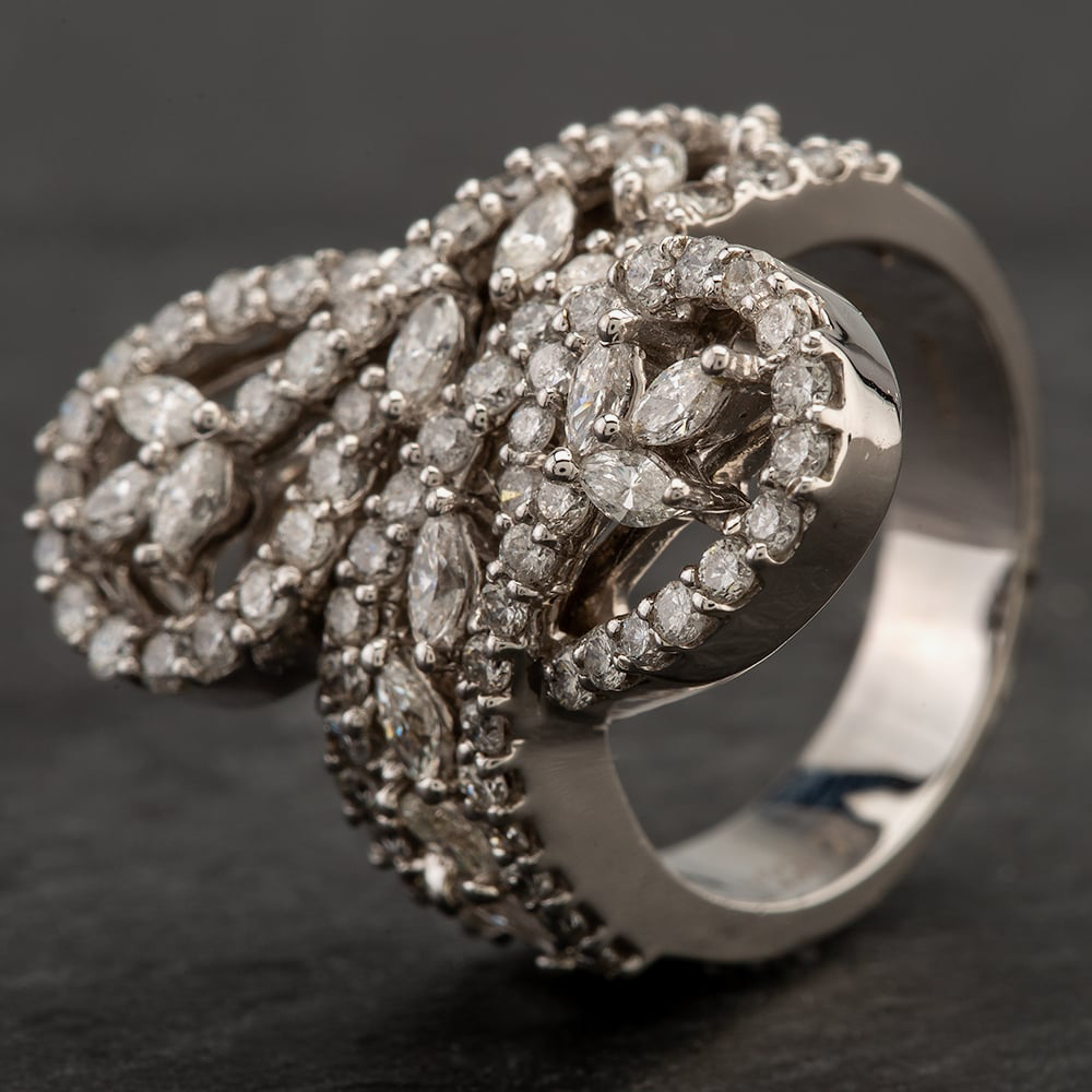 Product photograph of Pre-owned 18ct White Gold Diamond Fancy Ring 4229911 from The Jewel Hut