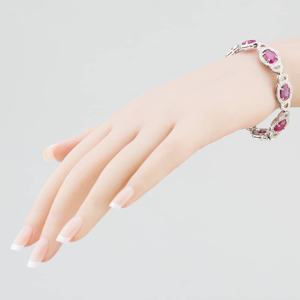 Pre-Owned 14ct White Gold Oval Cut Ruby & Brilliant Cut Diamond Halo 7.25 Inch Bracelet 43071009