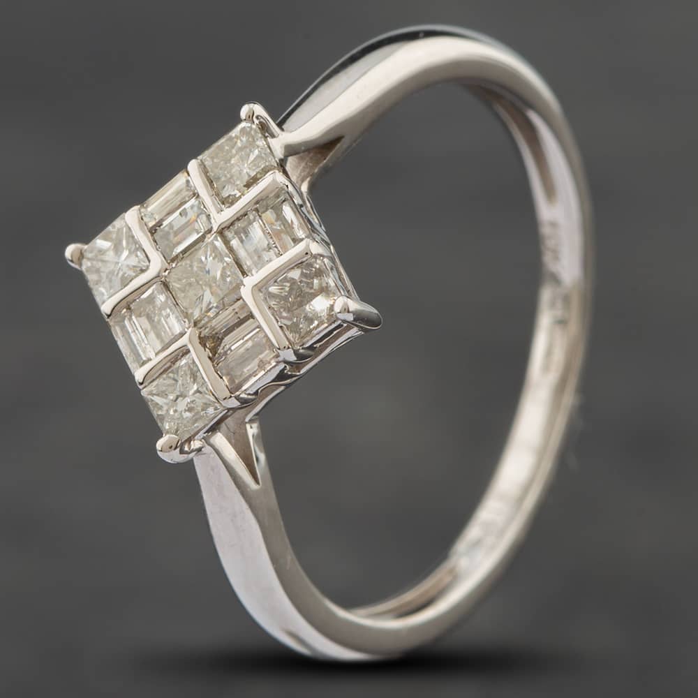Product photograph of Pre-owned 9ct White Gold 0 50ct Diamond Cluster Ring 43091017 from The Jewel Hut