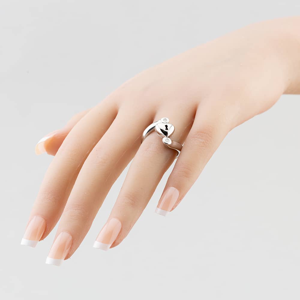 Pre-Owned 14ct White Gold Brilliant Cut Diamond Revolving Heart & Lock Head Dress Ring 43121013
