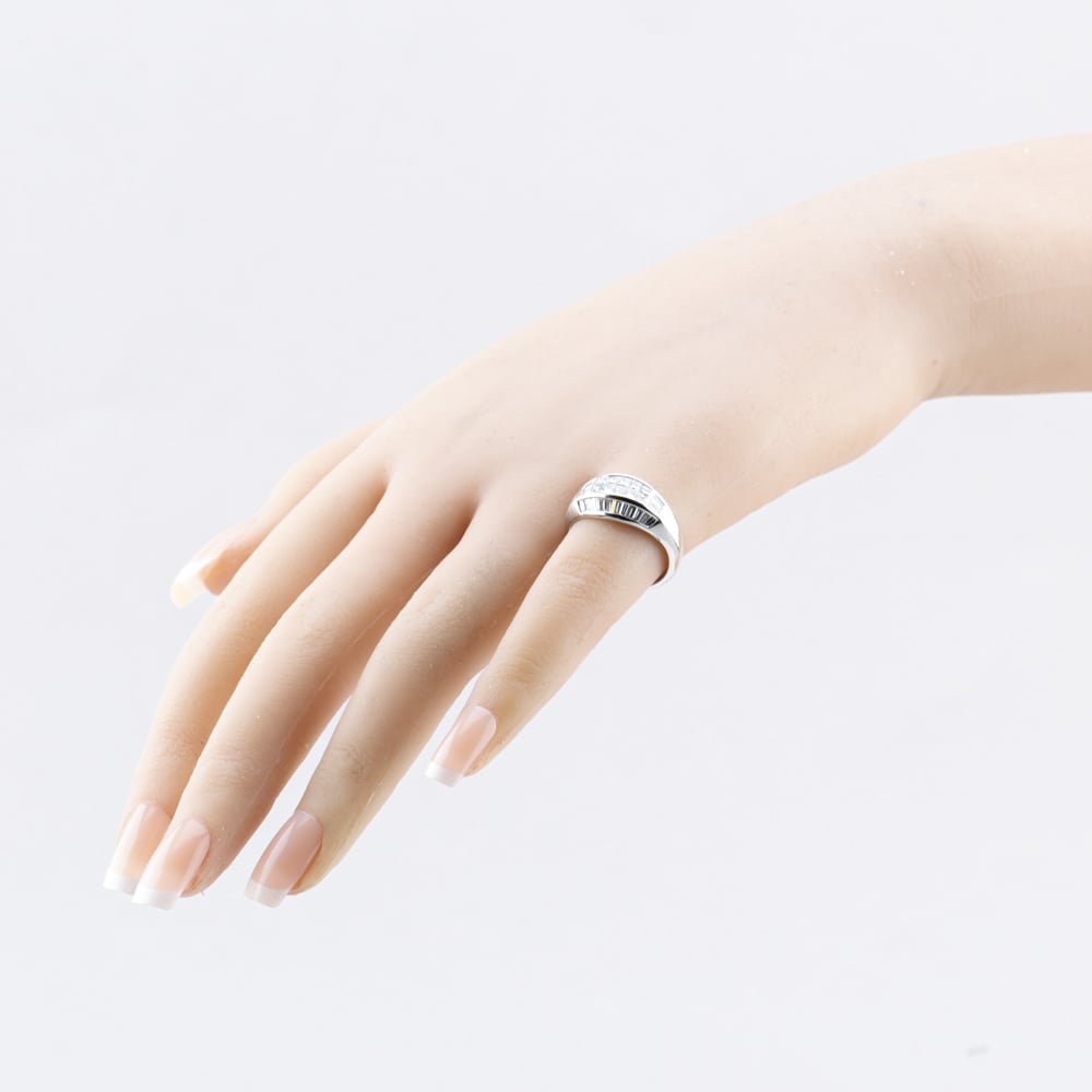 Pre-Owned Platinum 1.25ct Diamond Graduated Band Ring 43121295