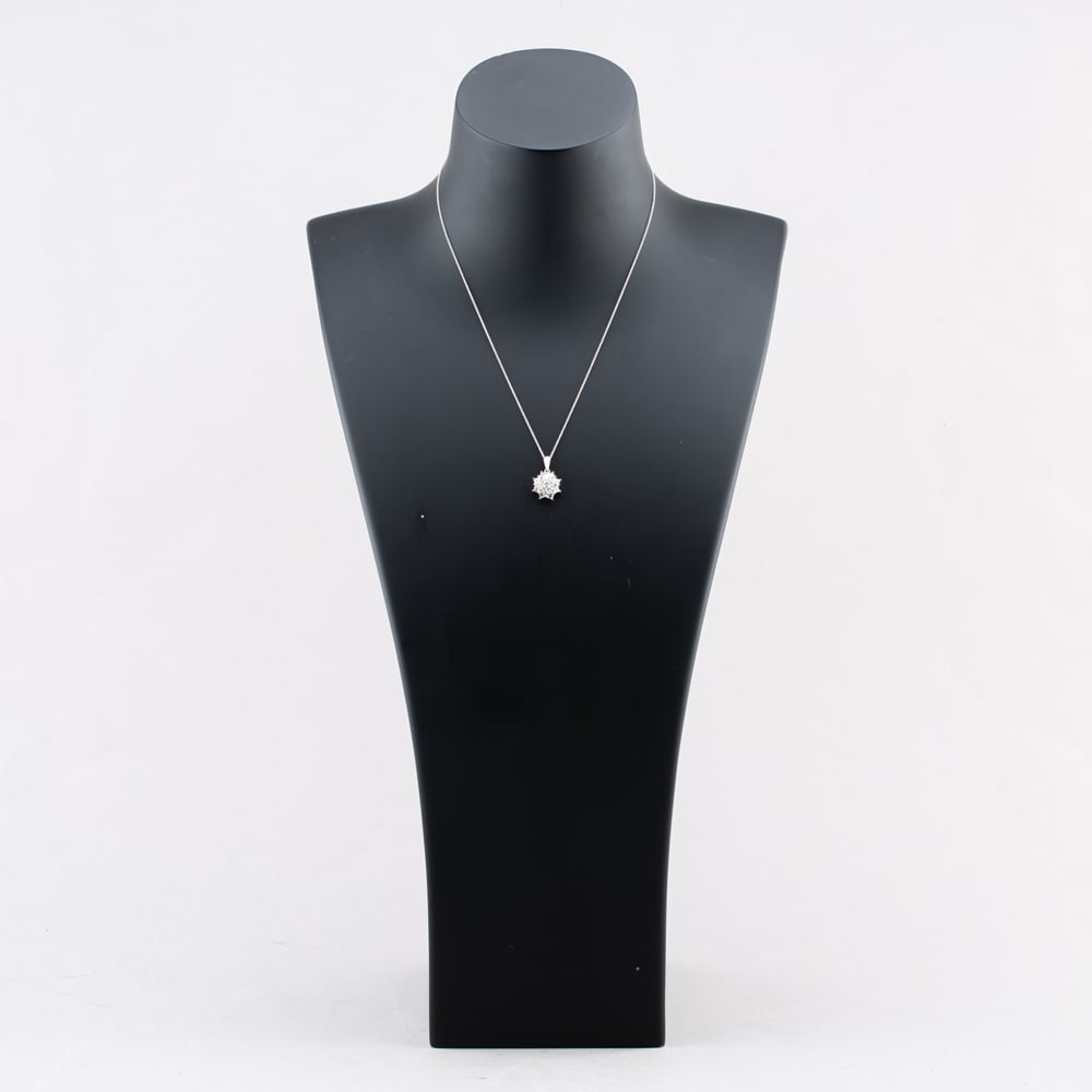 Pre-Owned Platinum 1.00ct Diamond Fancy Pendant & 16 Inch Trace Chain 43141249