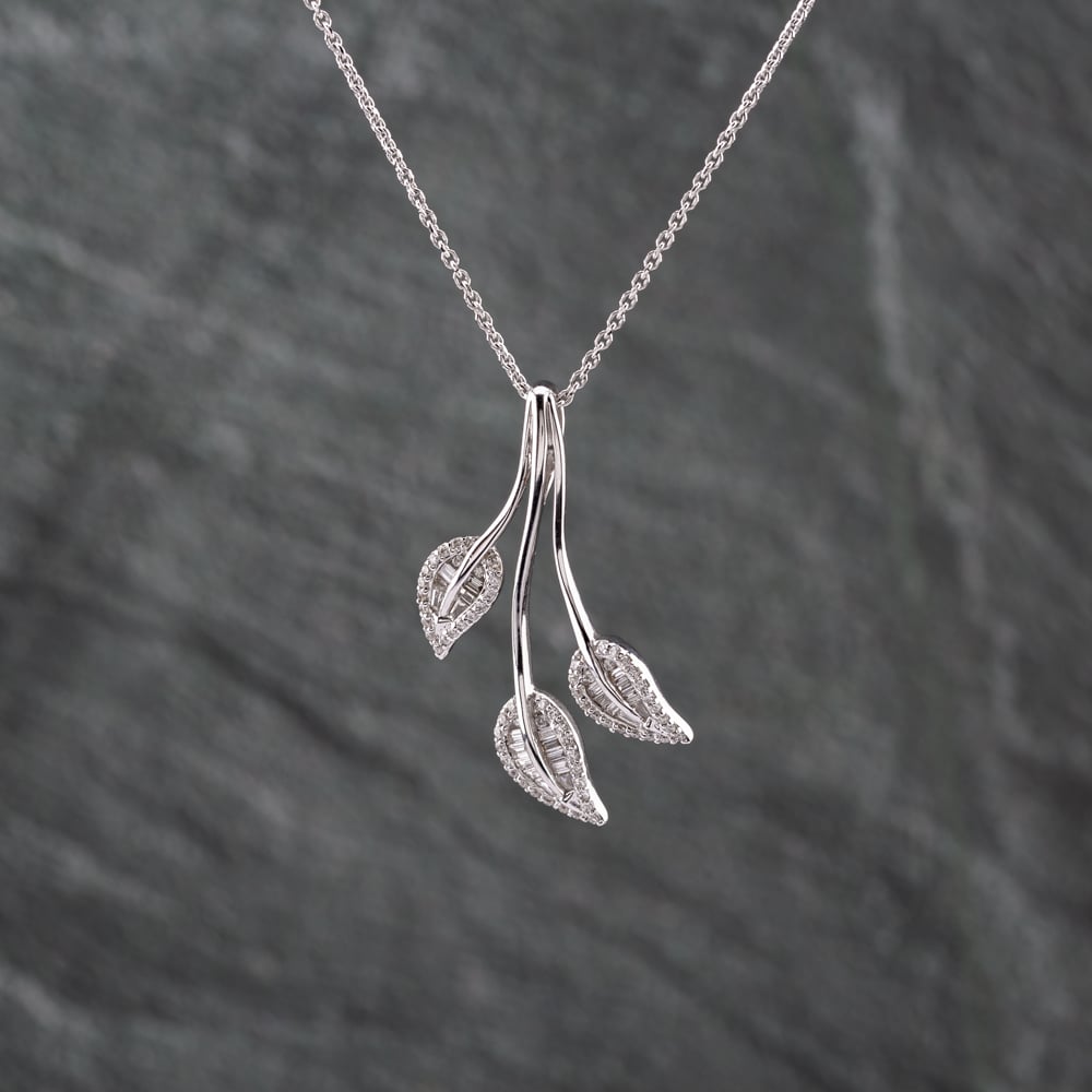 Pre-Owned 18ct White Gold Diamond Triple Leaf Dropper Pendant &amp; 16 Inch Trace Chain 43141259