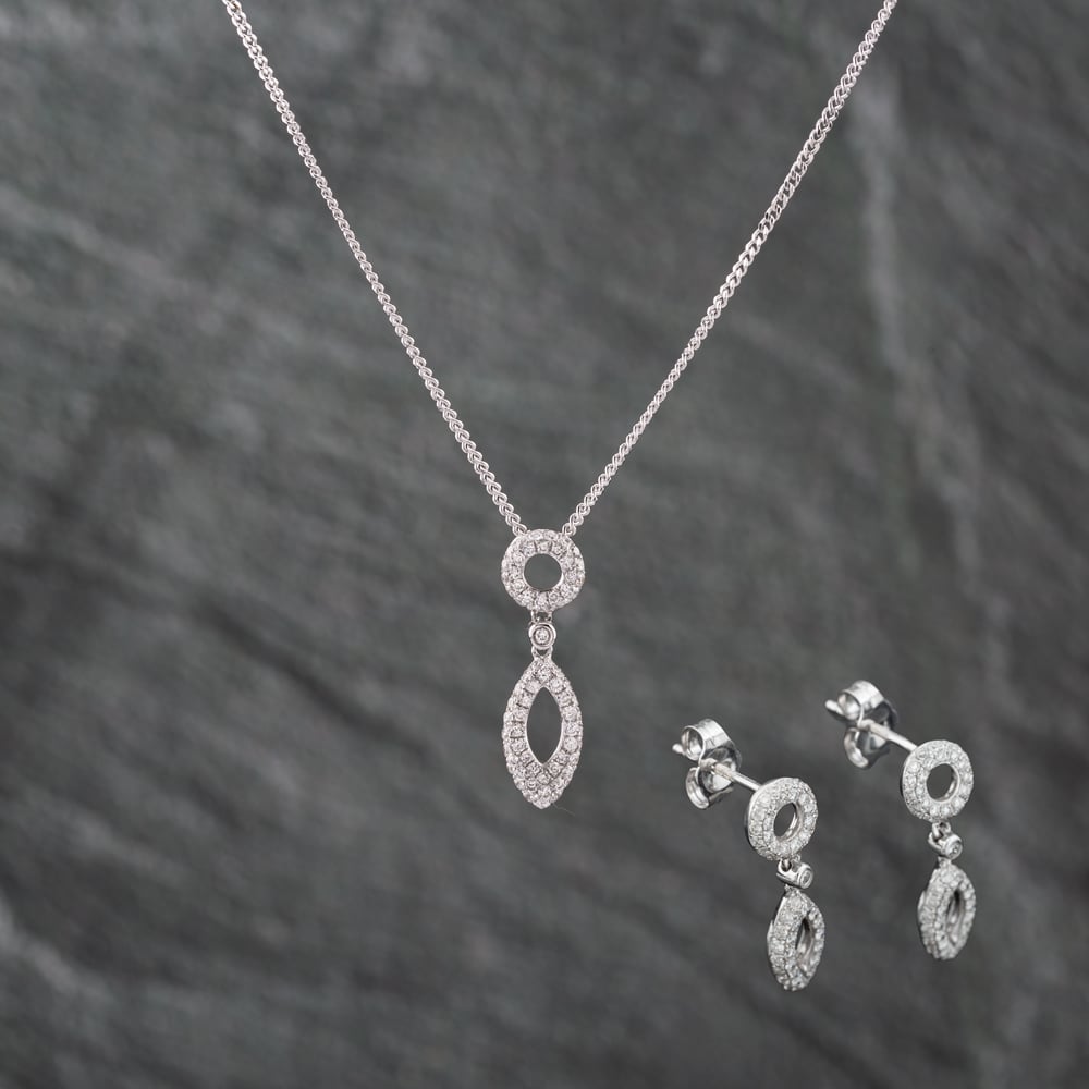 Pre-Owned 18ct White Gold Brilliant Cut Diamond Marquise Shaped Jewellery Set 43141261