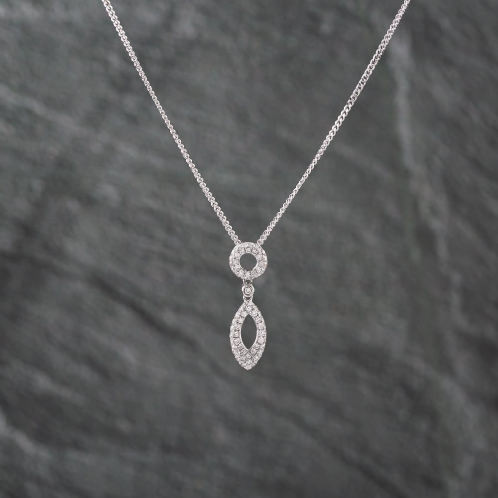 Pre-Owned 18ct White Gold Brilliant Cut Diamond Marquise Shaped Jewellery Set 43141261