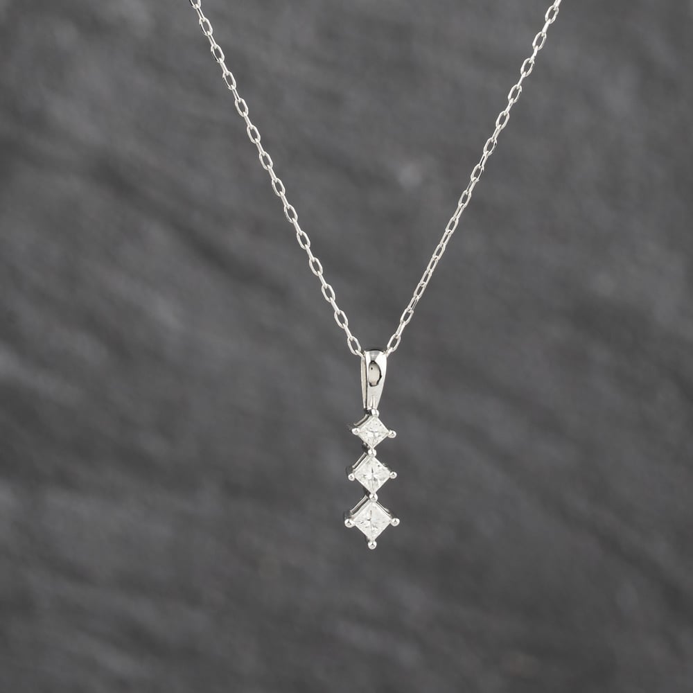 Pre-Owned 9ct White Gold 0.25ct Princess Cut Diamond Three Stone Gemstone Pendant &amp; 16-18 Inch Trace Chain 43141354
