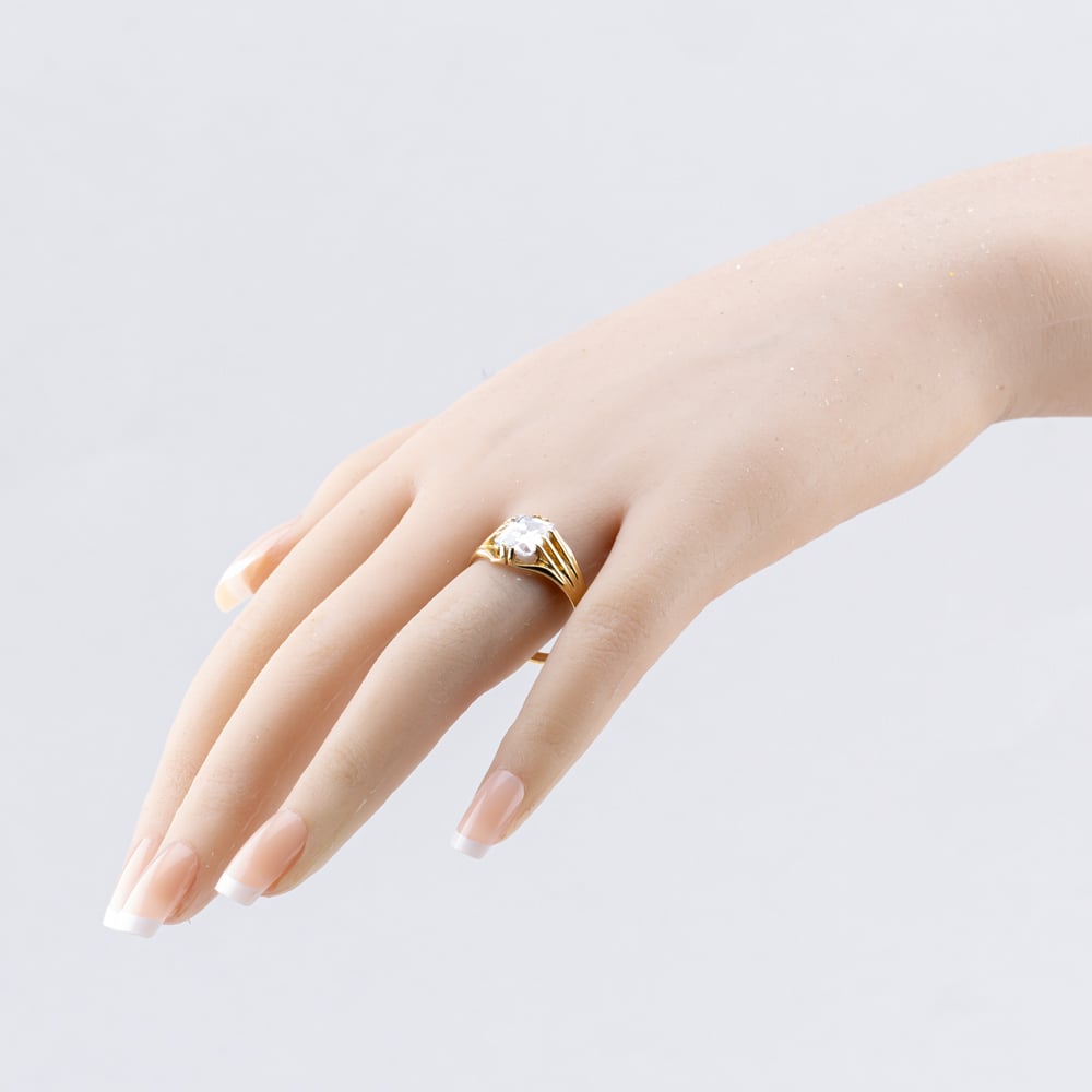 Pre-Owned 9ct Yellow Gold Cubic Zirconia Oblong Signet Ring 43151026