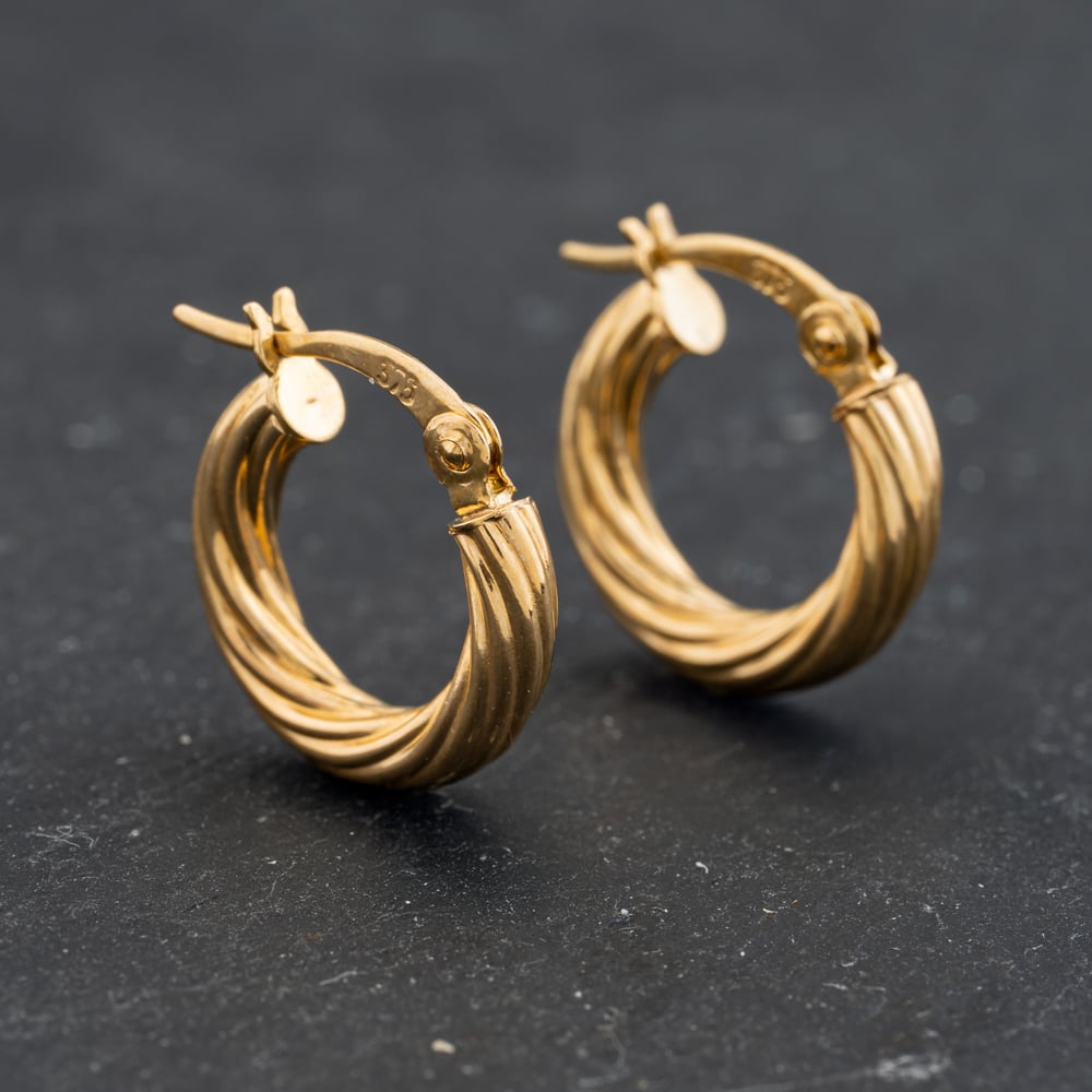 Pre-Owned Yellow Gold 15.5mm Twist Hoop Earrings 43171417