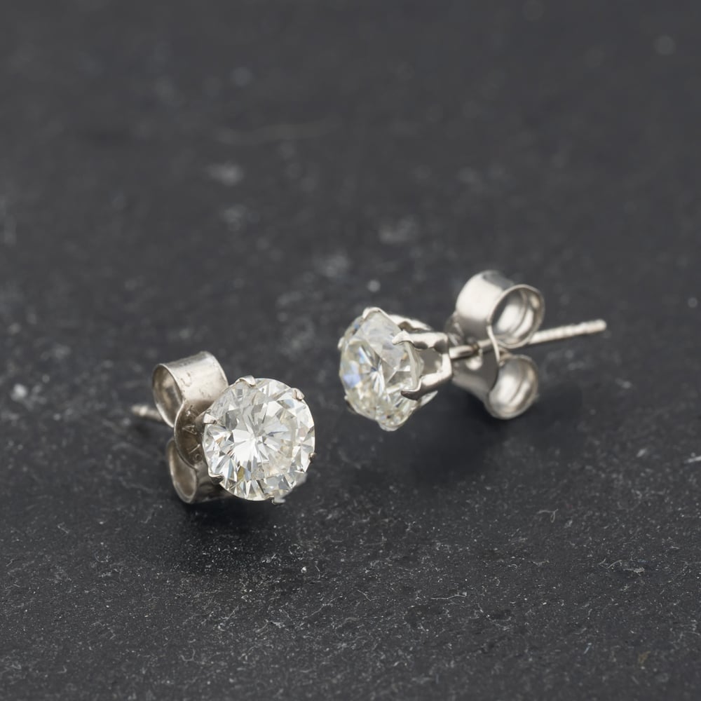 Pre-Owned Platinum 1.32ct Brilliant Cut Diamond Single Stone Stud Earrings 43171492