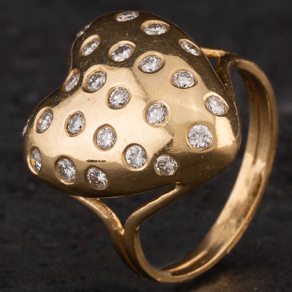 Product photograph of Pre-owned 9ct Diamond Set Heart Ring 4328738 from The Jewel Hut