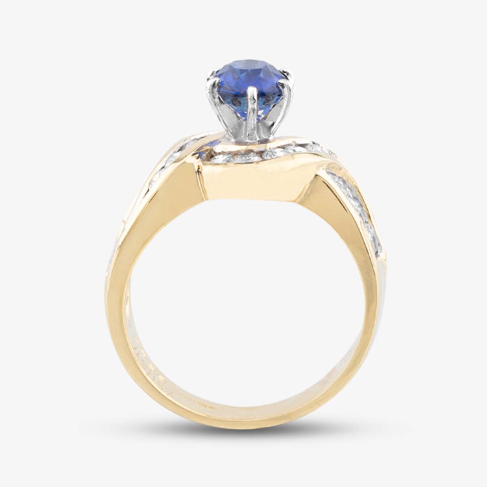 Pre-Owned 18ct Yellow Gold 1.39ct Oval Cut Sapphire & 1.40ct Diamond Twist Cluster Ring 43361017