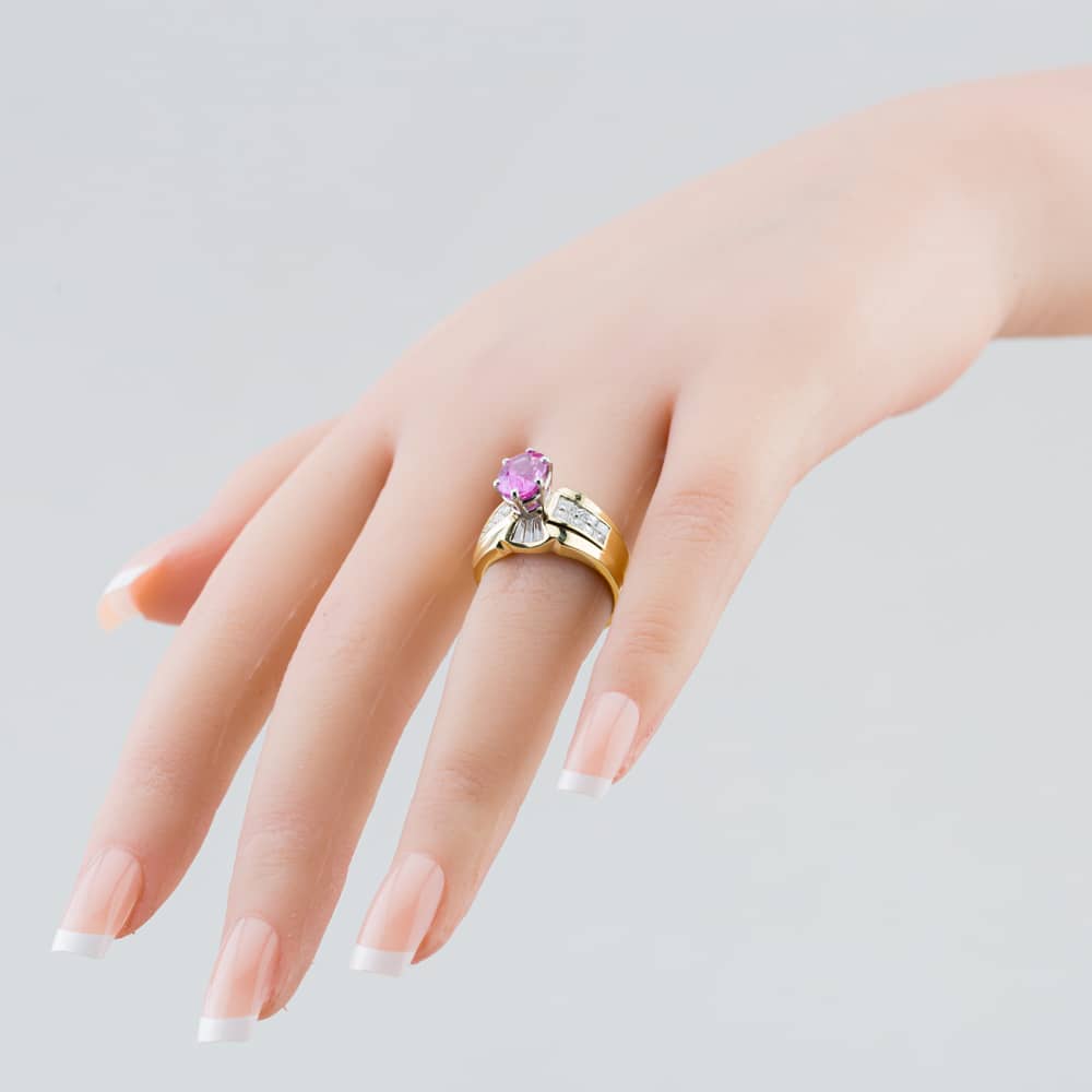 Pre-Owned 14ct Yellow Gold 2.15ct Oval Cut Sapphire & 1.22ct Diamond Set Shoulders Dress Ring 43361074