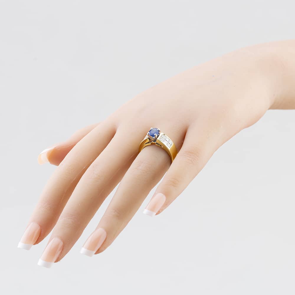 Pre-Owned 14ct Yellow Gold Oval Cut Sapphire & 1.20ct Princess Cut Diamond Dress Ring 43361103