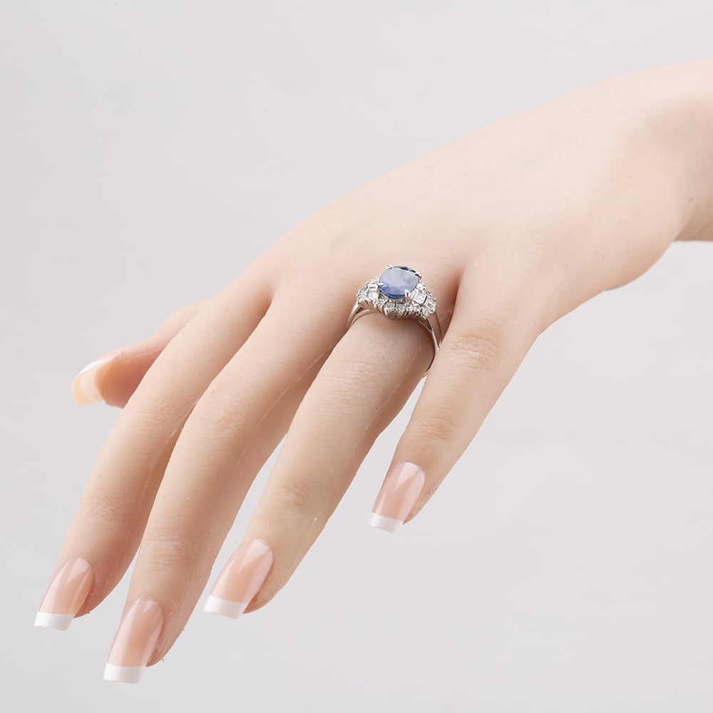 Pre-Owned Platinum 2.53ct Sapphire & 0.62ct Diamond Oval Cluster Ring 43361122