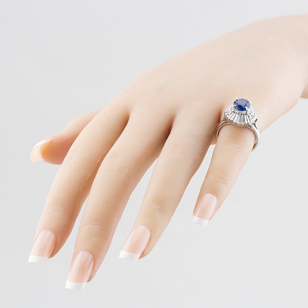 Pre-Owned Platinum 2.01ct Sapphire & 0.93ct Diamond Oval Cluster Ring 43361127