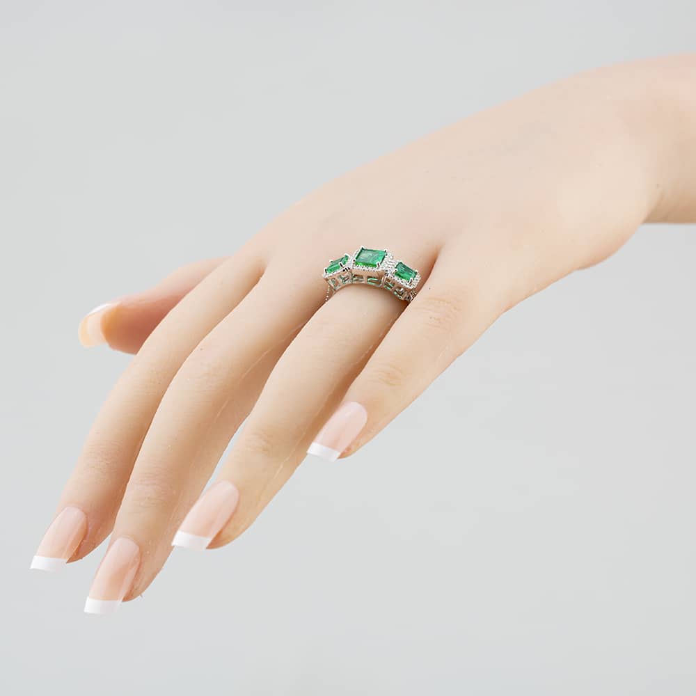 Pre-Owned 18ct White Gold Emerald & Brilliant Cut Diamond Triple Cluster Ring 43371030