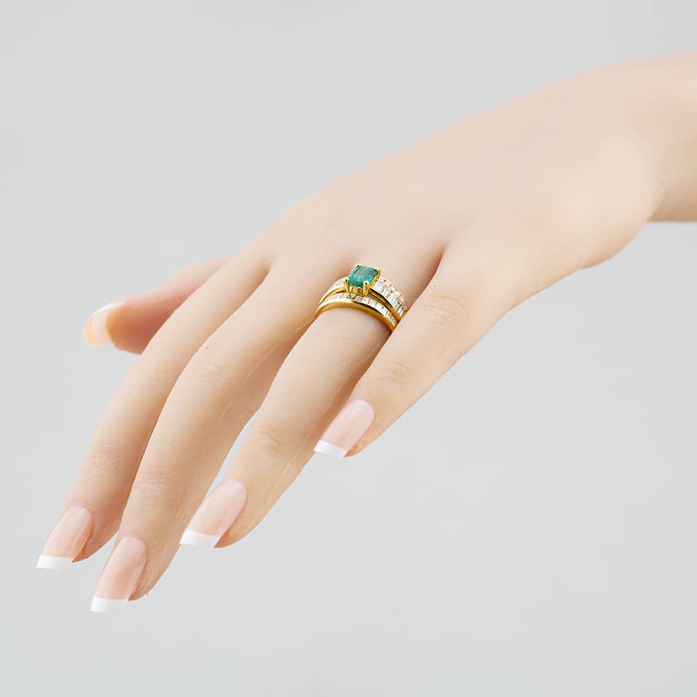 Pre-Owned 18ct Yellow Gold Emerald & Baguette Cut Diamond Three Row Ring 43371031