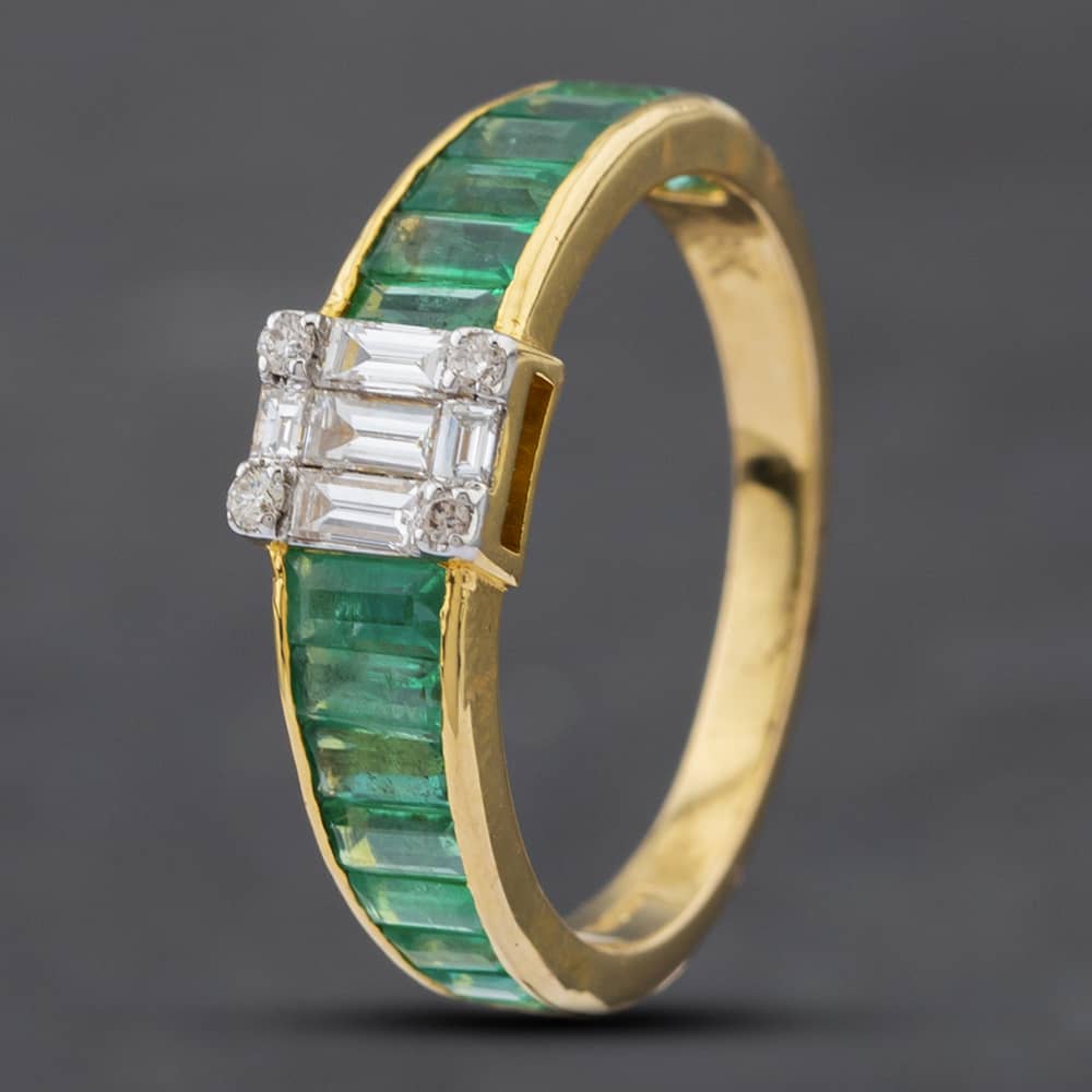 Product photograph of Pre-owned 18ct Yellow Gold Baguette Cut Emerald Amp Brilliant Cut Diamond Band Ring 43371032 from The Jewel Hut