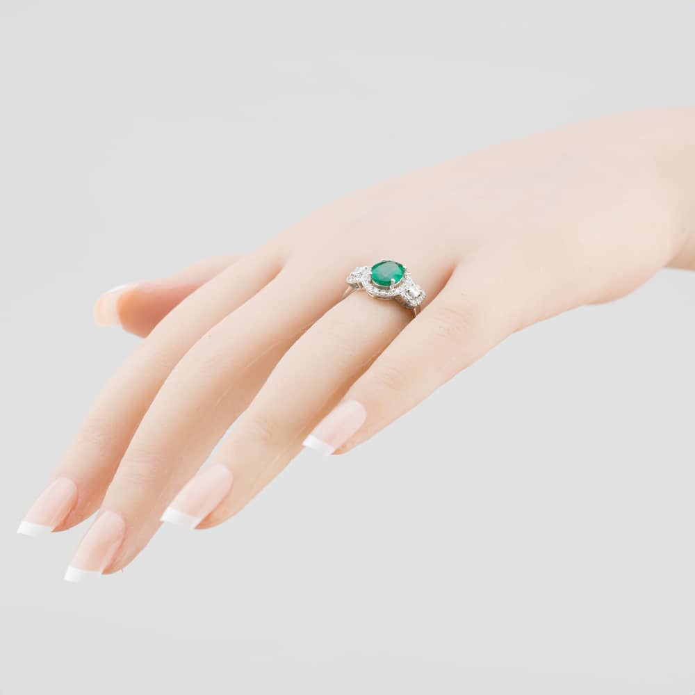 Pre-Owned 18ct White Gold Oval Cut Emerald & Diamond Cluster Ring 43371038