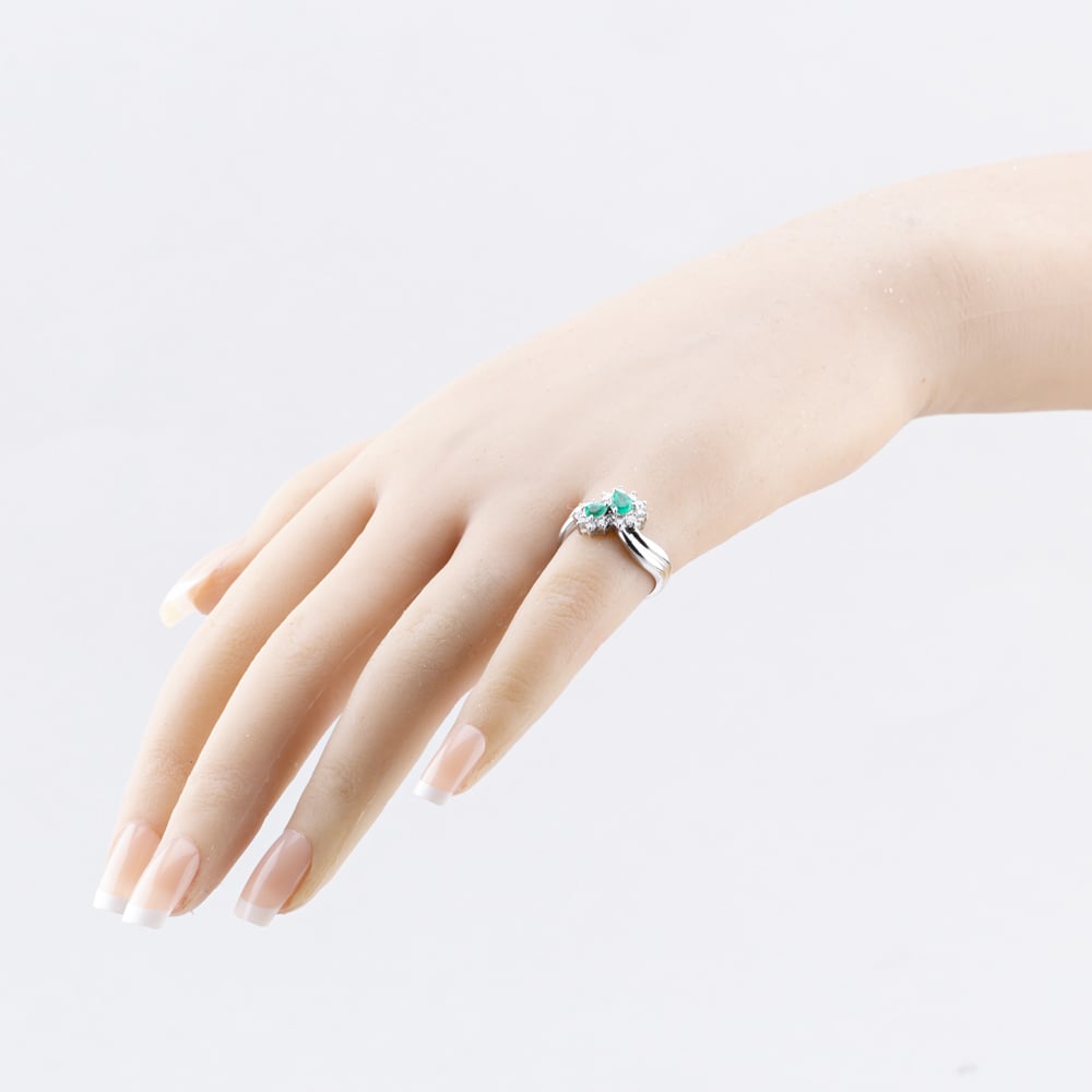 Pre-Owned Platinum 0.38ct Emerald & 0.32ct Brilliant Cut Diamond Pear Shape Double Cluster Ring 43371072