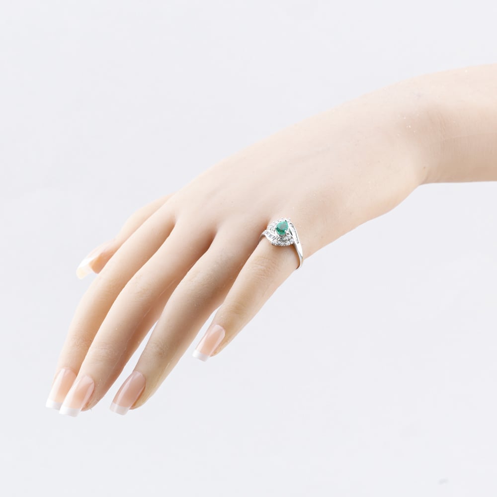 Pre-Owned Platinum 0.67ct Emerald & 0.45ct Diamond Cluster Ring 43371074