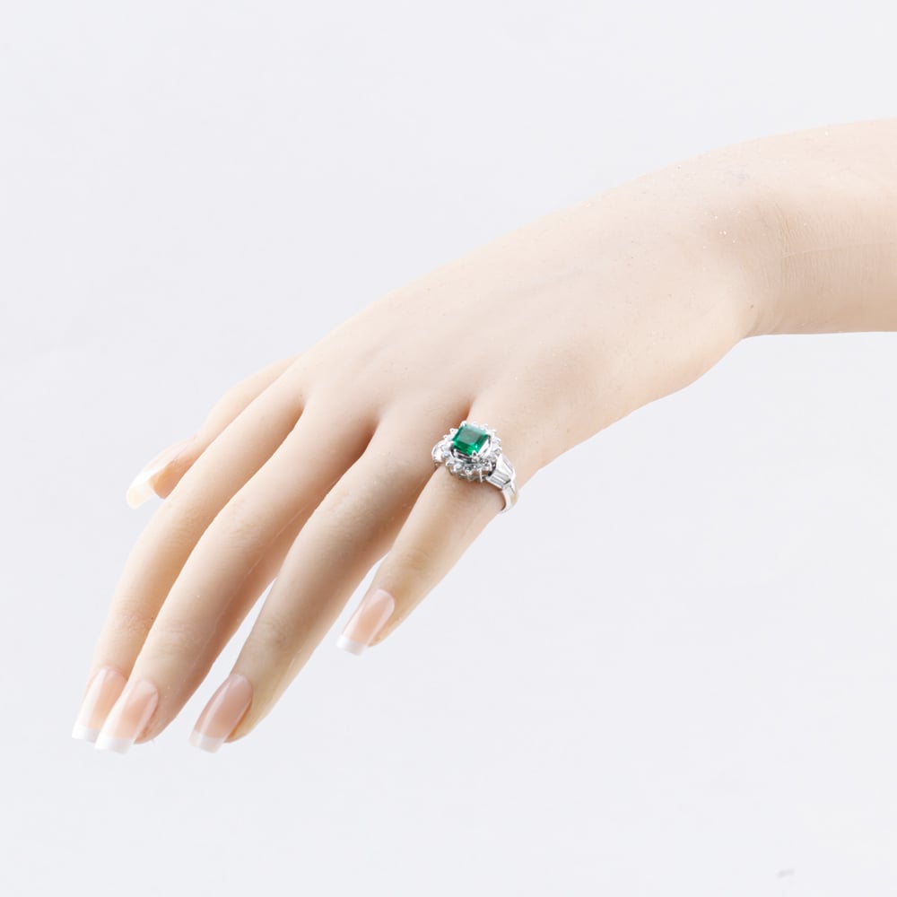 Pre-Owned Platinum 1.17ct Emerald & 0.97ct Diamond Cluster Ring 43371078