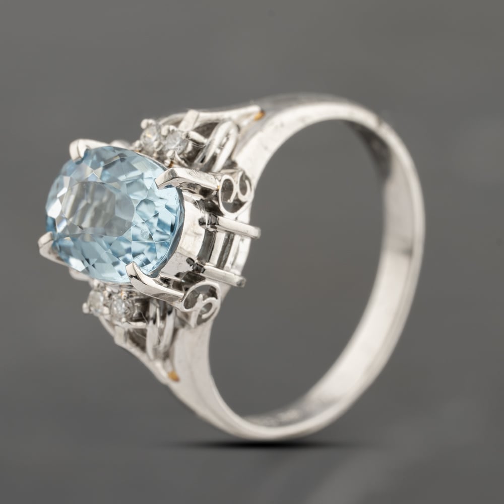Click to view product details and reviews for Pre Owned Platinum 153ct Aquamarine And 005ct Diamond Oval Dress Ring 43401019.