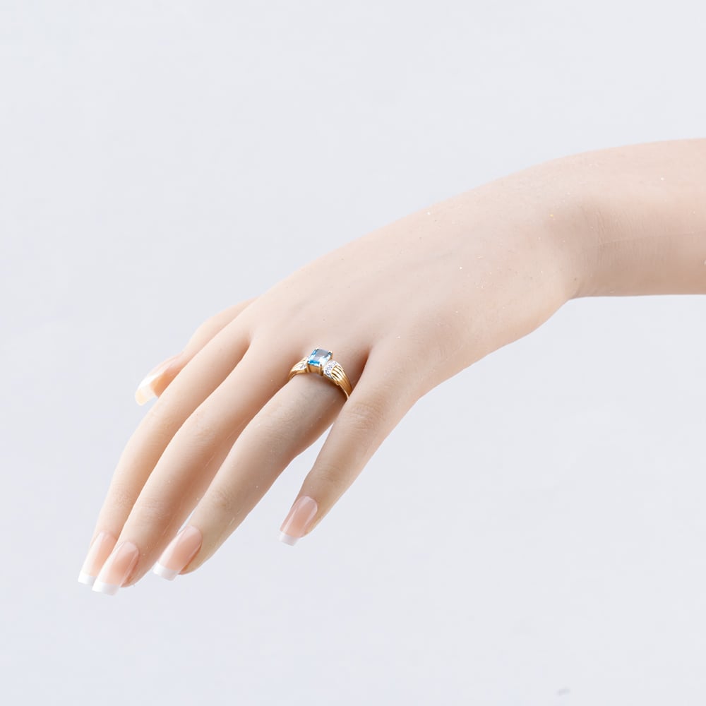 Pre-Owned 9ct Yellow Gold 1.00ct Blue Topaz & 0.03ct Diamond Dress Ring 43451022