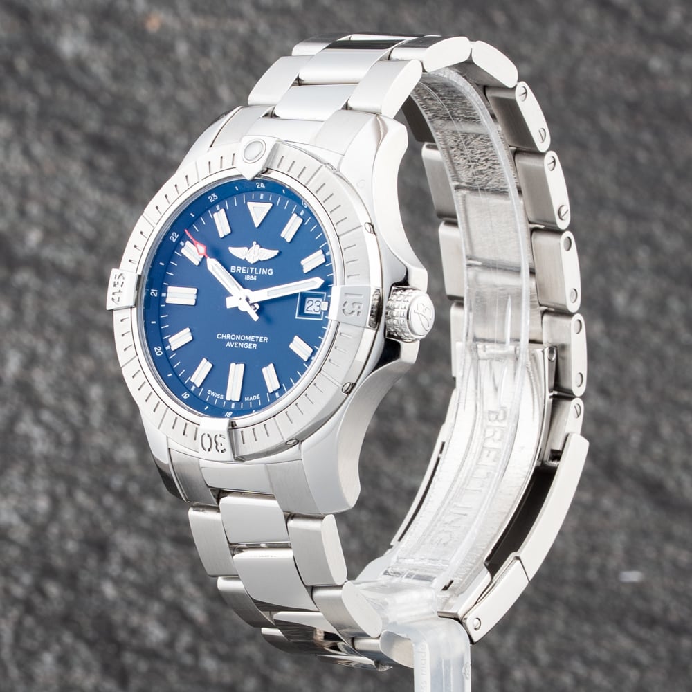 Pre-Owned Breitling Mens Avenger Blue Dial Silver Bracelet Watch A17318