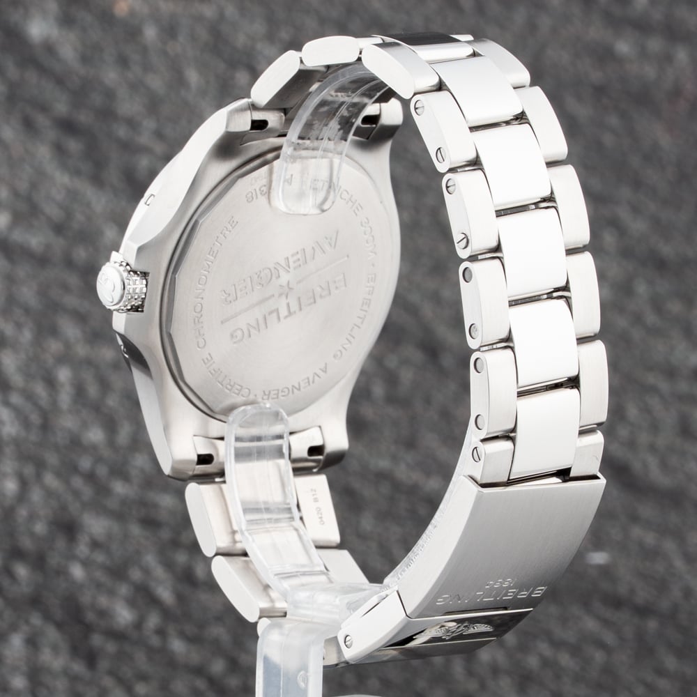 Pre-Owned Breitling Mens Avenger Blue Dial Silver Bracelet Watch A17318