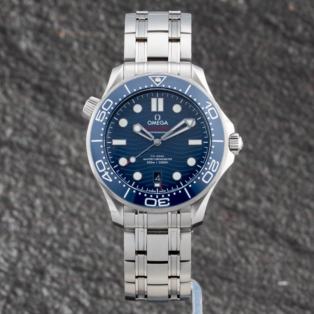 Pre-Owned OMEGA Mens Seamaster Blue Dial Silver Bracelet Watch 21030422003001